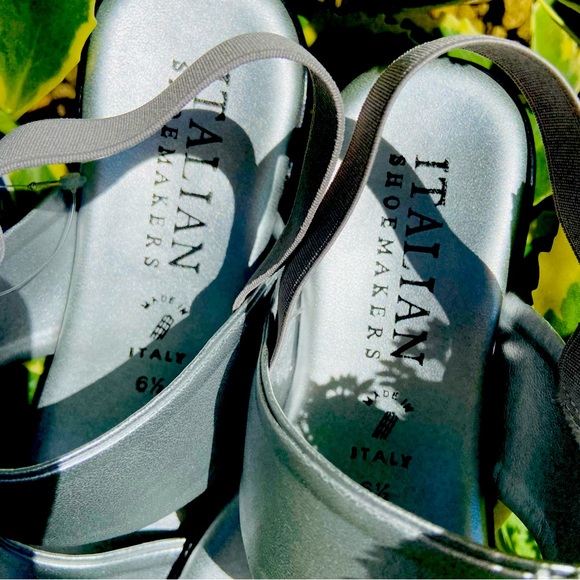 Italian Shoemakers Shoes - NWT Women Sz-6.5 ITALIAN SHOEMAKERS- Silver Flats Open Toe & Elastic Heal Straps